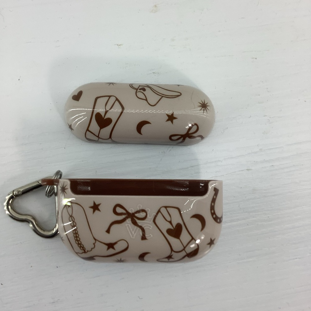 Velvet Caviar Rodeo drive aid pods pro case B